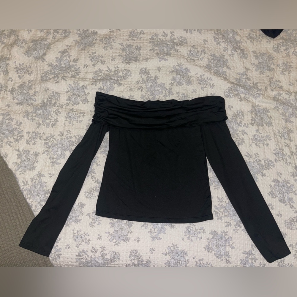 Black Off-Shoulder Long Sleeve Top